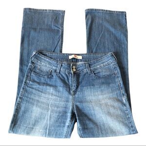 Levi’s 526 Slender Boot Light Wash Mid Rise Jeans Size 6